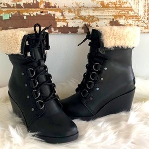 SOREL AFTER HOURS WEDGE BOOT BLACK SZ 6 LIKE NEW